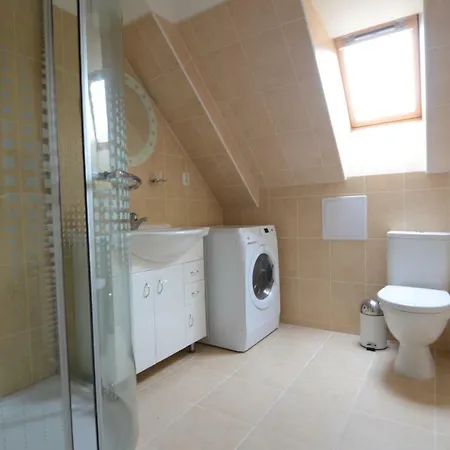 Station House Loft Apartment Obratan Exterior photo