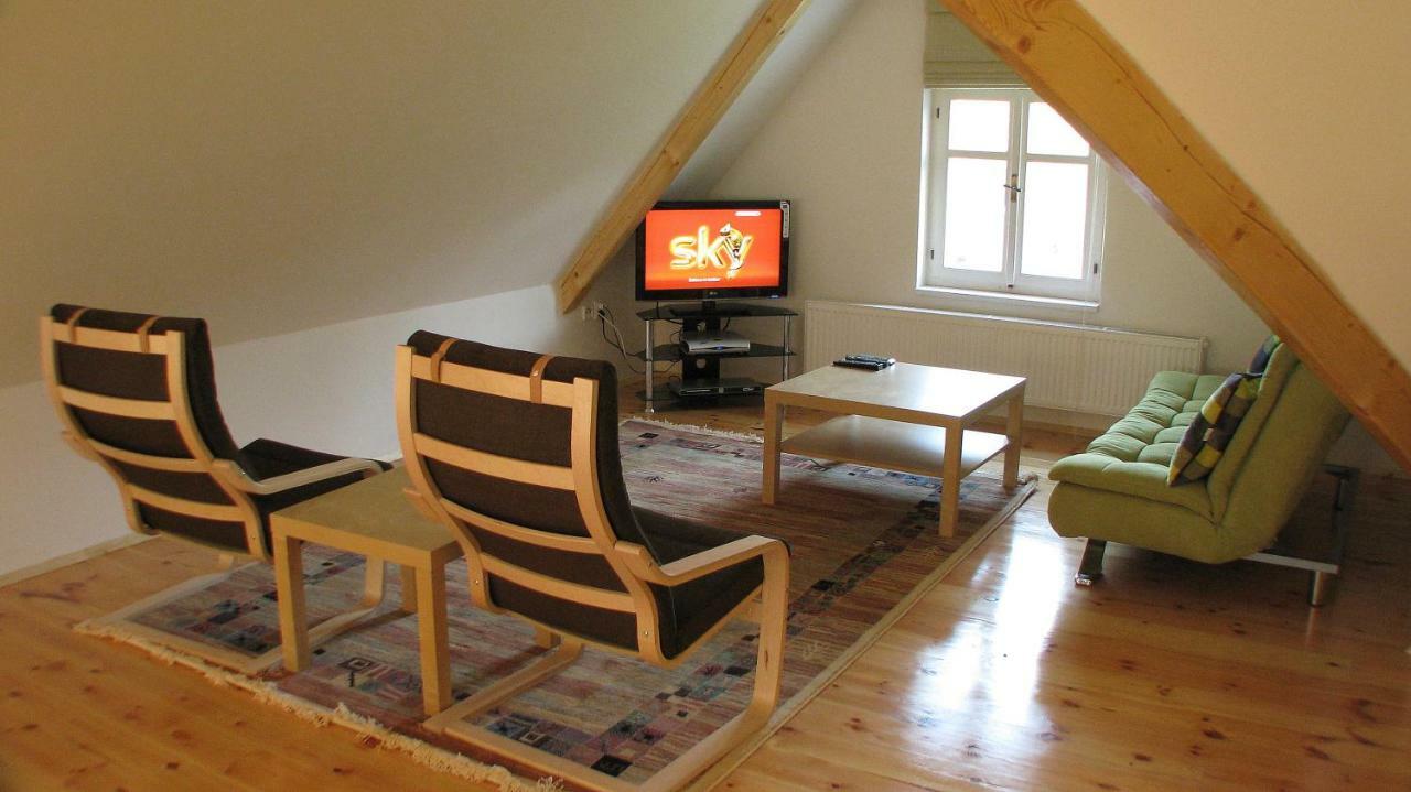 Station House Loft Obratan